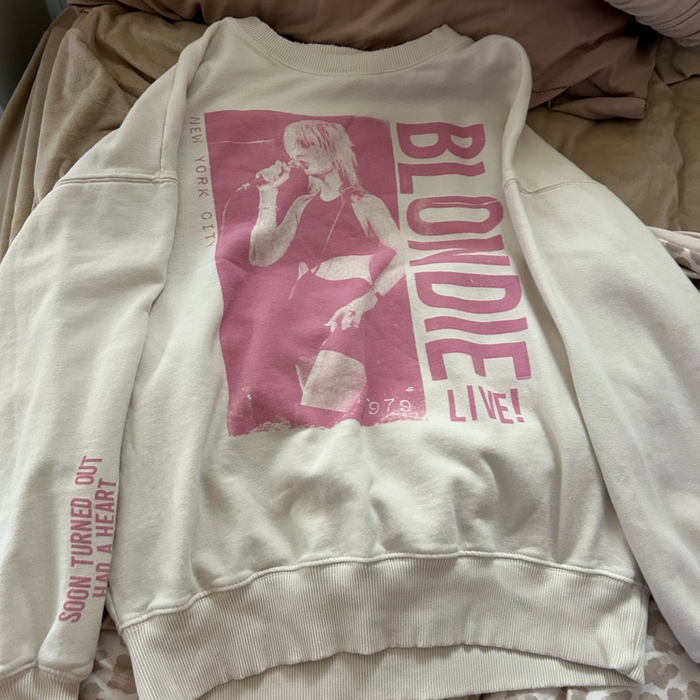 American Eagle Outfitters Graphic Sweatshirt - Pink and White